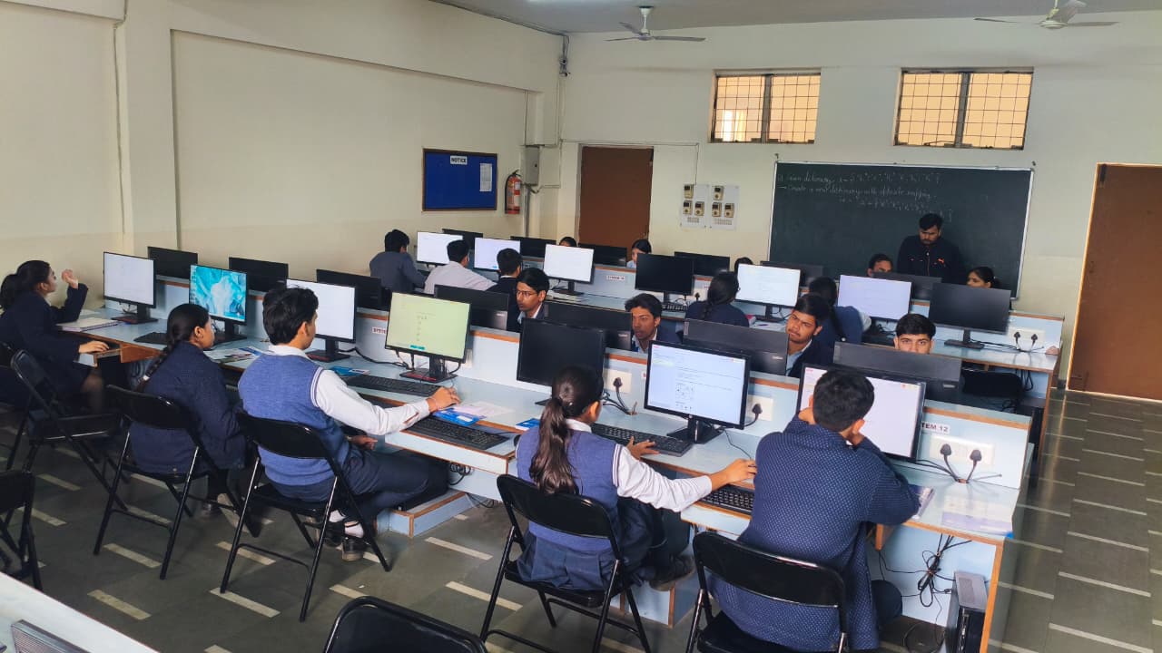 HCL Conducts Test for Admission in its Early Career Program, TechBee